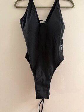 TA3 Hi Cut Plungey Triangle Black